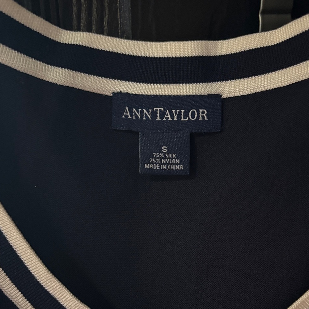 Ann Taylor Navy and Cream tank - Picture 3 of 4